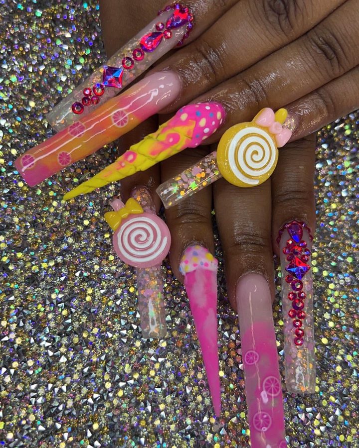 Freestyle set with 3D lollipop and candy charms in yellow and pink